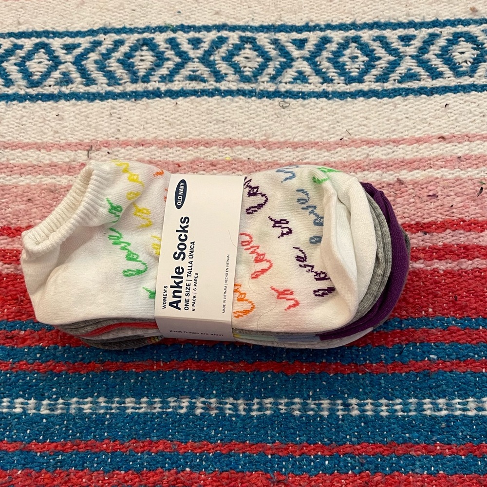 Old Navy 6-pack assorted multi colored socks. Brand new with tags.